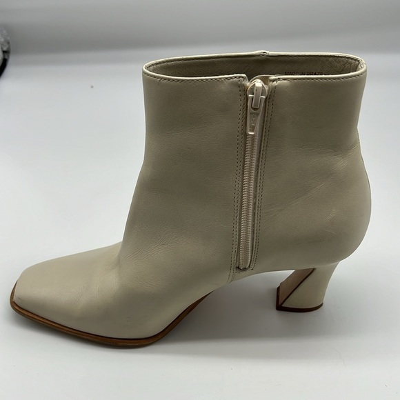 Bernardo - Bowery Leather Eggshell Square Toe Side Zipper Heeled Bootie Size 8 - Picture 9 of 16